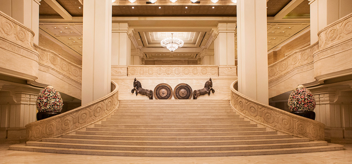 itc-grand-chola-sangam-lobby-grand-staircase